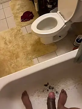 Snapshot of VFuck4U_xxx chatting on 09-08-25, 04:06 VFuck4U xxx online show from 09-08-25, 04:06