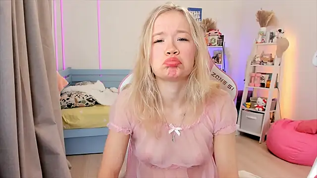 Lily Young online show from 11-29-25, 04:37