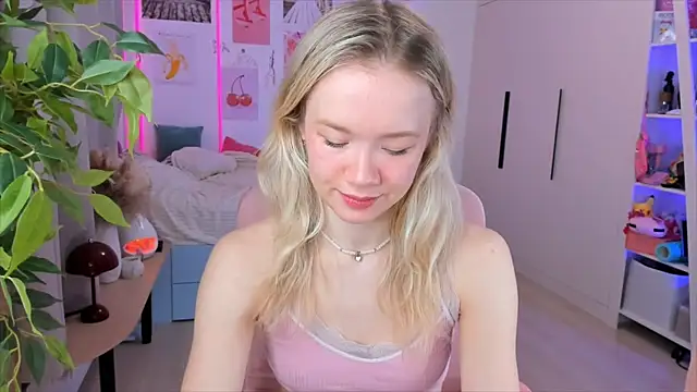 Lily Young online show from 02-24-26, 04:43