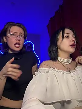 Dooubletroublee online show from 03-15-26, 01:44