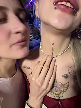 Dooubletroublee online show from 03-26-26, 01:01