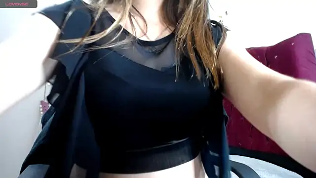 Snapshot of Luna_girlhot_ chatting on 12-18-24, 07:19 Luna girlhot online show from 12-18-24, 07:19