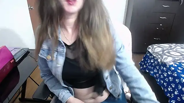 Snapshot of Luna_girlhot_ chatting on 02-21-25, 09:00 Luna girlhot online show from 02-21-25, 09:00