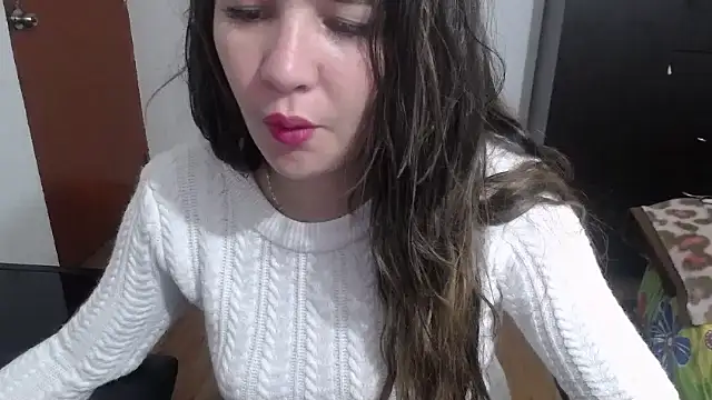 Snapshot of Luna_girlhot_ chatting on 03-03-25, 06:44 Luna girlhot online show from 03-03-25, 06:44