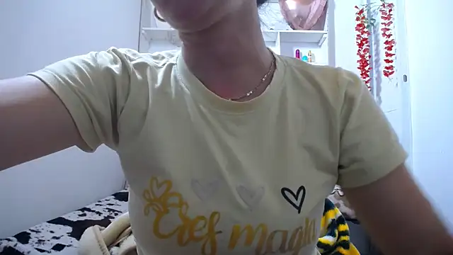 Snapshot of Luna_girlhot_ chatting on 02-06-26, 04:54 Luna girlhot online show from 02-06-26, 04:54