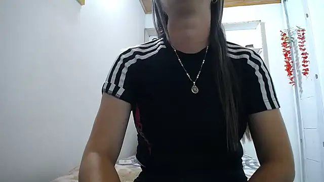 Luna girlhot  online show from 04-13-26, 06:24