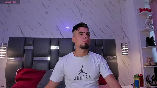 PittAndLunaa online show from 03-07-26, 12:24