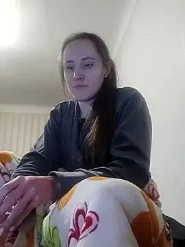 Snapshot of emeli_moon chatting on 01-19-26, 03:49 emeli moon online show from 01-19-26, 03:49