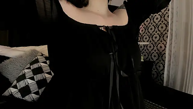 Adeelinee online show from 11-22-25, 07:46