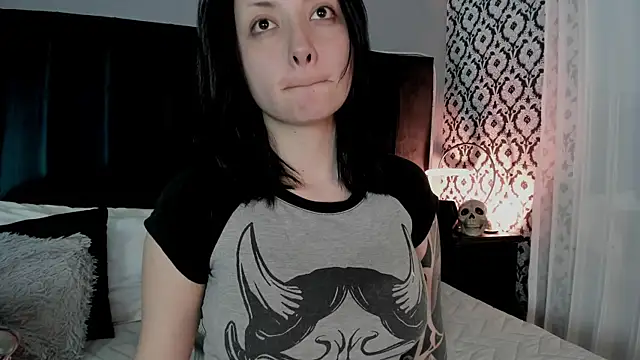 Snapshot of Adeelinee chatting on 05-25-26, 07:53 Adeelinee online show from 05-25-26, 07:53