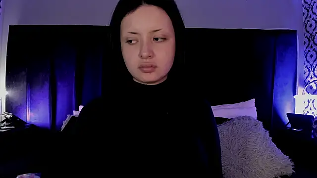 Snapshot of Adeelinee chatting on 05-29-26, 08:18 Adeelinee online show from 05-29-26, 08:18