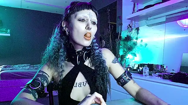 Snapshot of god_x_girl chatting on 12-23-24, 01:18 god x girl online show from 12-23-24, 01:18