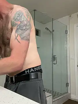 El Gizmo online show from 10-28-25, 07:56