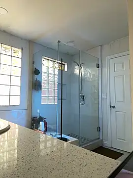 Snapshot of El_Gizmo chatting on 12-22-25, 06:05 El Gizmo online show from 12-22-25, 06:05