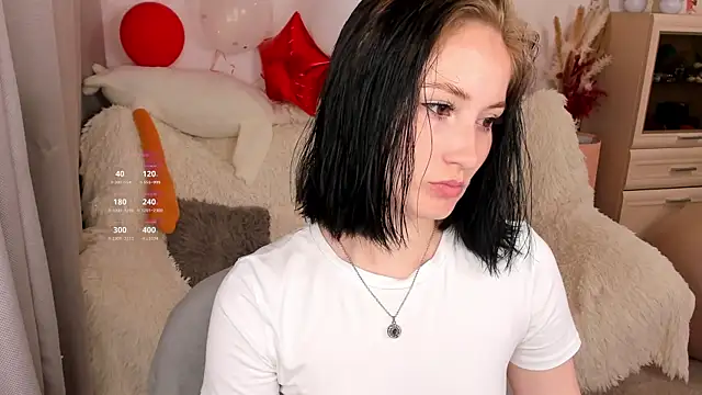 LisaMooore online show from 07-04-26, 07:09