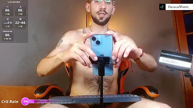 Snapshot of Mr_WhiteCock chatting on 06-26-26, 03:22 Mr WhiteCock online show from 06-26-26, 03:22