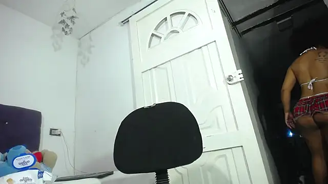 Squirter pussybomb online show from 05-28-26, 04:10