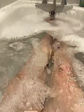 Snapshot of Russell1508 chatting on 11-04-25, 03:44 Russell1508 online show from 11-04-25, 03:44