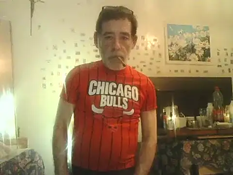 Snapshot of DaddyQuimHot chatting on 02-15-25, 02:37 DaddyQuimHot online show from 02-15-25, 02:37