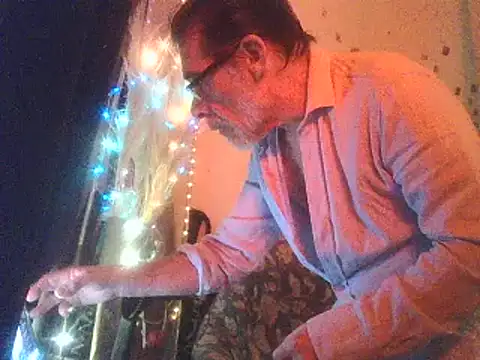 Snapshot of DaddyQuimHot chatting on 03-23-25, 03:21 DaddyQuimHot online show from 03-23-25, 03:21