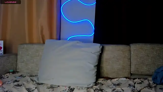 Leila purr18 online show from 02-25-25, 03:16