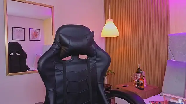 Dakota diaz  online show from 02-10-26, 07:51