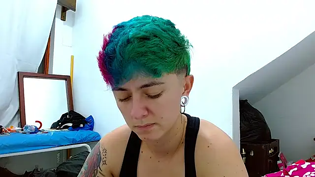 tomboyblue online show from 11-23-25, 04:12