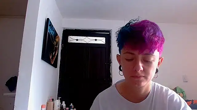 Snapshot of tomboyblue chatting on 05-19-26, 07:09 tomboyblue online show from 05-19-26, 07:09