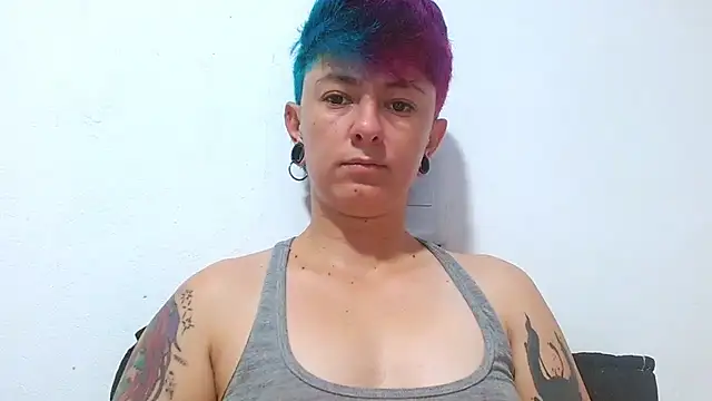 Snapshot of tomboyblue chatting on 05-20-26, 12:00 tomboyblue online show from 05-20-26, 12:00