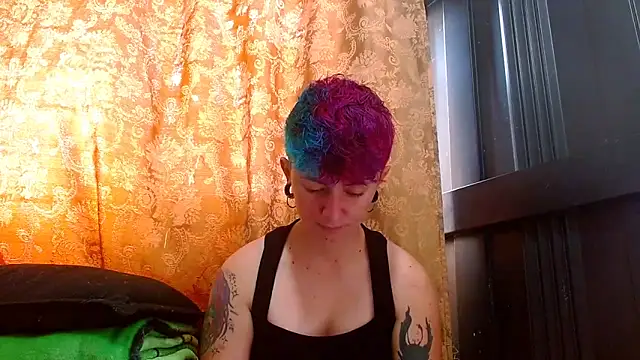 Snapshot of tomboyblue chatting on 05-23-26, 04:44 tomboyblue online show from 05-23-26, 04:44