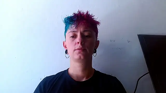 Snapshot of tomboyblue chatting on 05-24-26, 05:07 tomboyblue online show from 05-24-26, 05:07