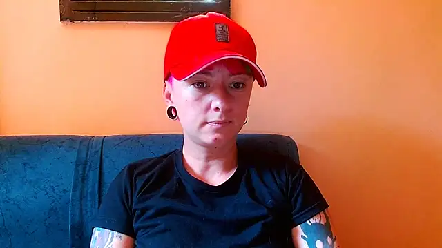 Snapshot of tomboyblue chatting on 07-21-26, 03:36 tomboyblue online show from 07-21-26, 03:36
