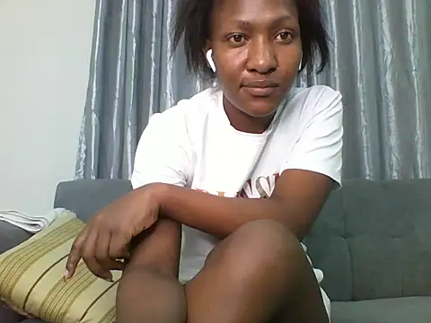 Snapshot of sexy_vivvy chatting on 09-21-25, 09:38 sexy vivvy online show from 09-21-25, 09:38