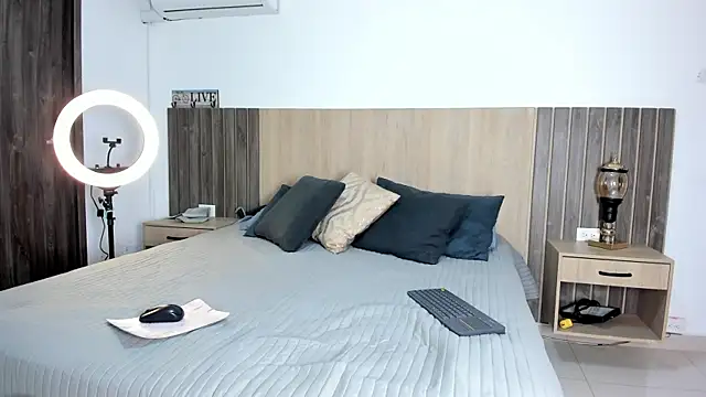 rebeca cortez  online show from 02-17-26, 07:53