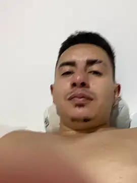 Snapshot of DanielGomez9 chatting on 12-12-24, 03:32 DanielGomez9 online show from 12-12-24, 03:32