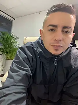 Snapshot of DanielGomez9 chatting on 01-09-25, 11:13 DanielGomez9 online show from 01-09-25, 11:13