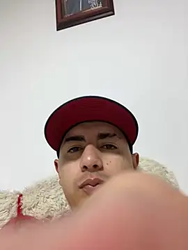 Snapshot of DanielGomez9 chatting on 01-26-25, 03:59 DanielGomez9 online show from 01-26-25, 03:59