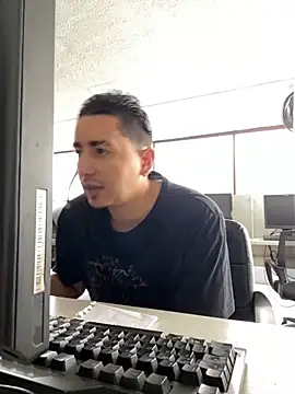 Snapshot of DanielGomez9 chatting on 02-03-25, 01:30 DanielGomez9 online show from 02-03-25, 01:30