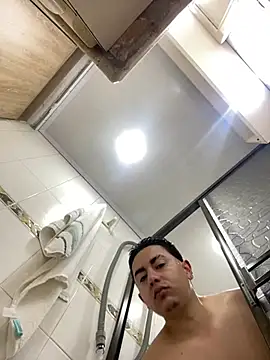 Snapshot of DanielGomez9 chatting on 03-04-25, 12:44 DanielGomez9 online show from 03-04-25, 12:44