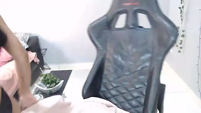 Livia Diaz online show from 11-28-25, 10:07