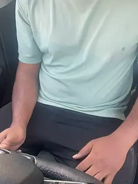 Snapshot of bighorn2000 chatting on 02-25-25, 01:52 bighorn2000 online show from 02-25-25, 01:52