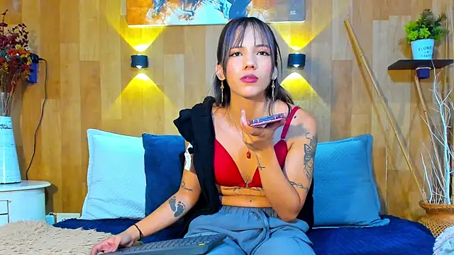 Snapshot of marianaa90 chatting on 04-30-26, 01:28 marianaa90 online show from 04-30-26, 01:28