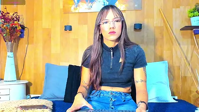 Snapshot of marianaa90 chatting on 05-07-26, 12:54 marianaa90 online show from 05-07-26, 12:54