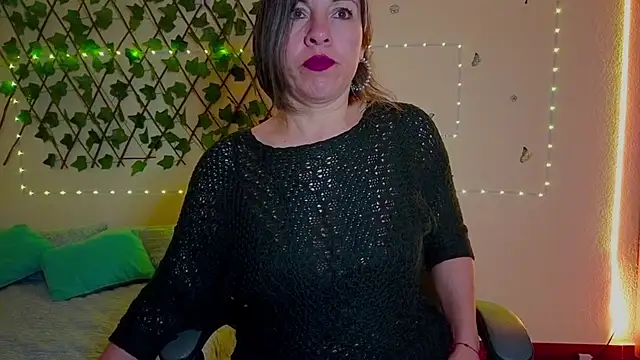 Lady breaks hearts online show from 10-16-25, 10:27