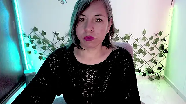 Lady breaks hearts online show from 02-19-26, 12:34