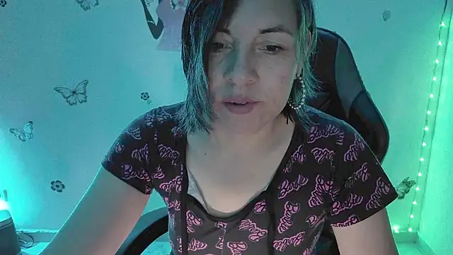 Lady breaks hearts online show from 03-15-26, 10:21