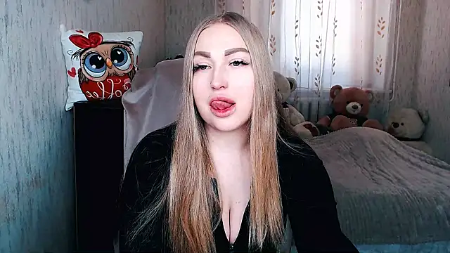 Snapshot of _KittyBoo chatting on 02-25-26, 07:29 KittyBoo online show from 02-25-26, 07:29