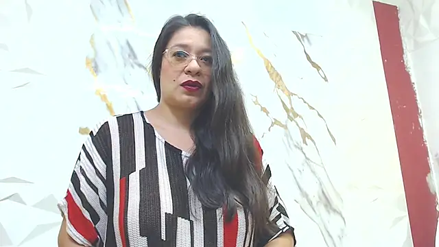 MiaCallie online show from 10-30-25, 02:02