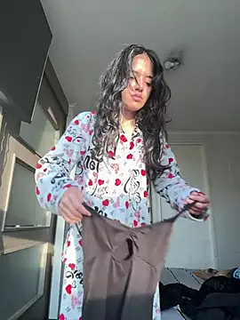 ViolettaSummer online show from 06-05-26, 12:22