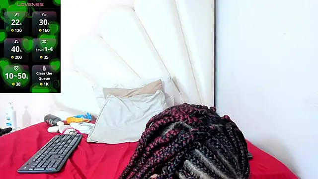 Lorena Hawkins online show from 02-11-25, 04:24